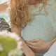25 weken zwanger: baby’s huid wordt roze, welkom kuitkrampen