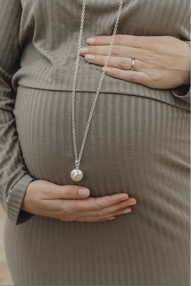 Proud Mama Zwangerschapsbelletje Voetjes zilver