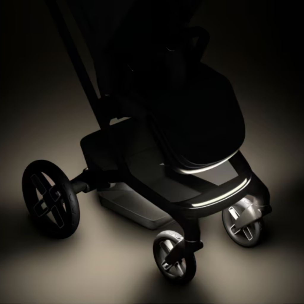 Maxi-Cosi Kinderwagen 4-in-1 Fame Twillic Black + draagmand + Autostoel Pebble 360 pro 2 + basis Familyfix 360 Pro