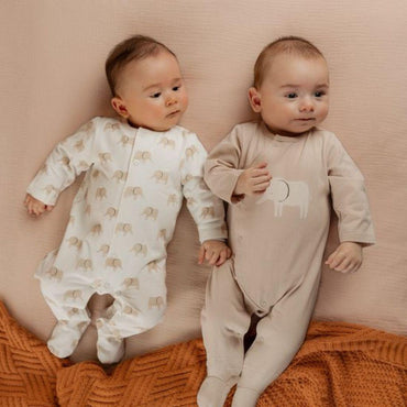 Noukies pyjama per 3 olifant aop zand wit jerseym56 uniseks 1