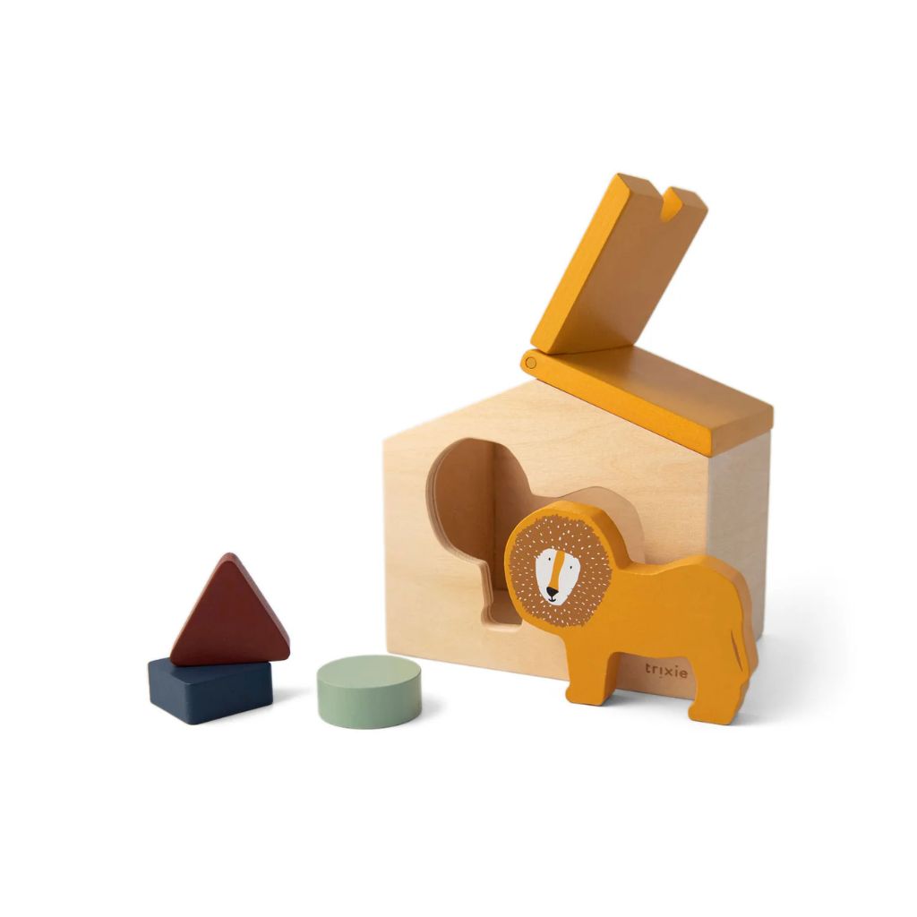 Houten huis, Trixie, Mr. Lion