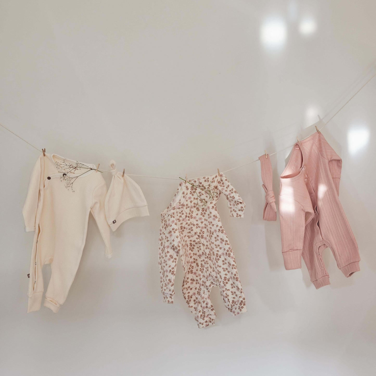 Dirkje Pyjama NOOS meisjes bloemen Off White