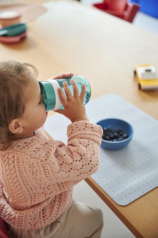 Mepal Gobelet d'apprentissage Mio 360° 300 ml Deep Blue