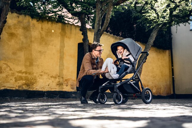 Thule Poussette 3 en 1 Sleek + Chancelière Midnight Black