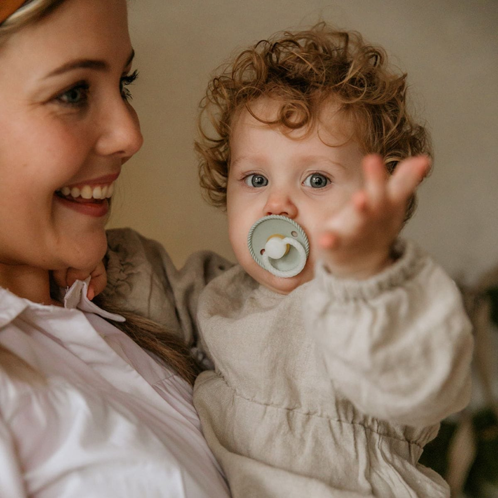 FRIGG Fopspeen 6 - 18 maanden Rope Night latex Stone Blue/Sage - 2 stuks