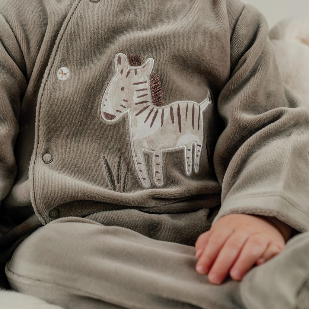 Noukie's Pyjama velours kaki Sweet zebra unisexe