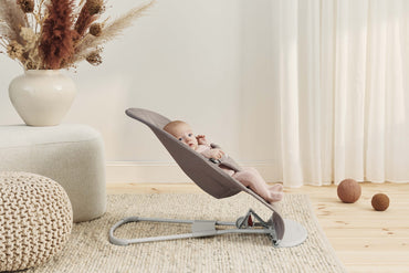 BabyBjörn Relax Bliss Zandgrijs Geweven kroonblad quilt