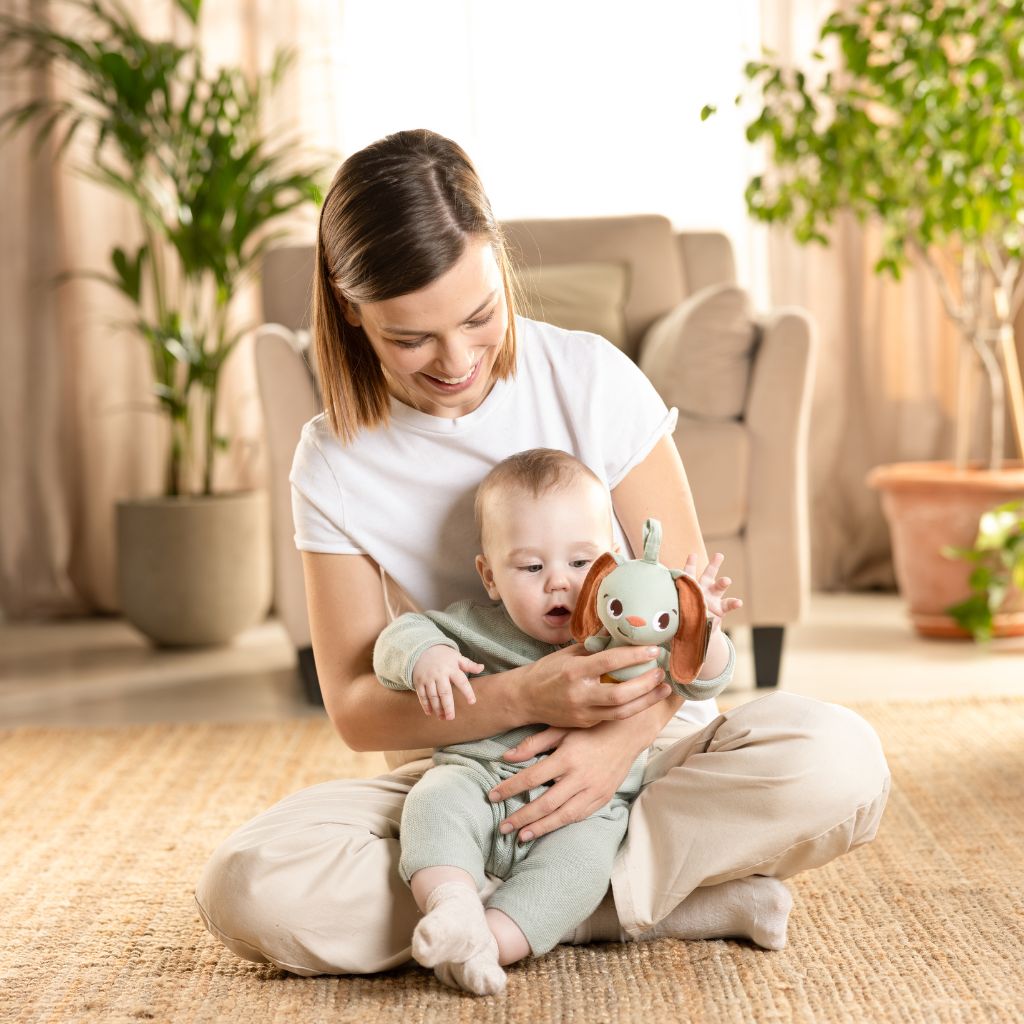 Tiny Love Hangspeeltje Konijn Garden of Adventures