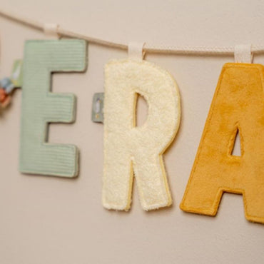 Little Dutch Slinger Letter R