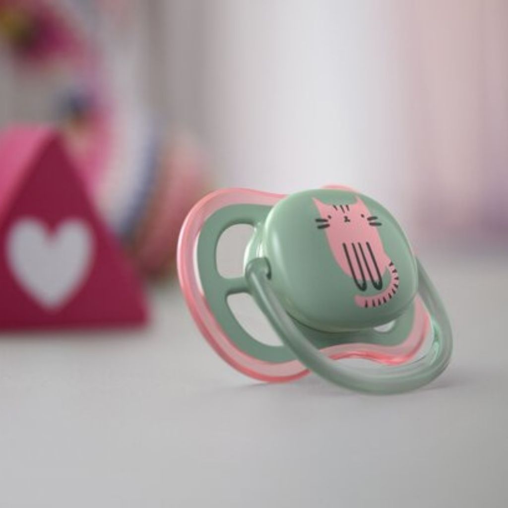 Philips AVENT Fopspeen + 6 maanden Ultra Air kat/beer - 2 stuks