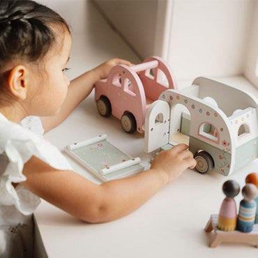 Little Dutch Voiture en bois avec caravane