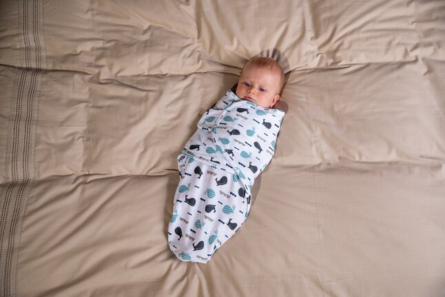 Bo Jungle Couverture d'emmaillotage B-Wrap Blue Whale coton
