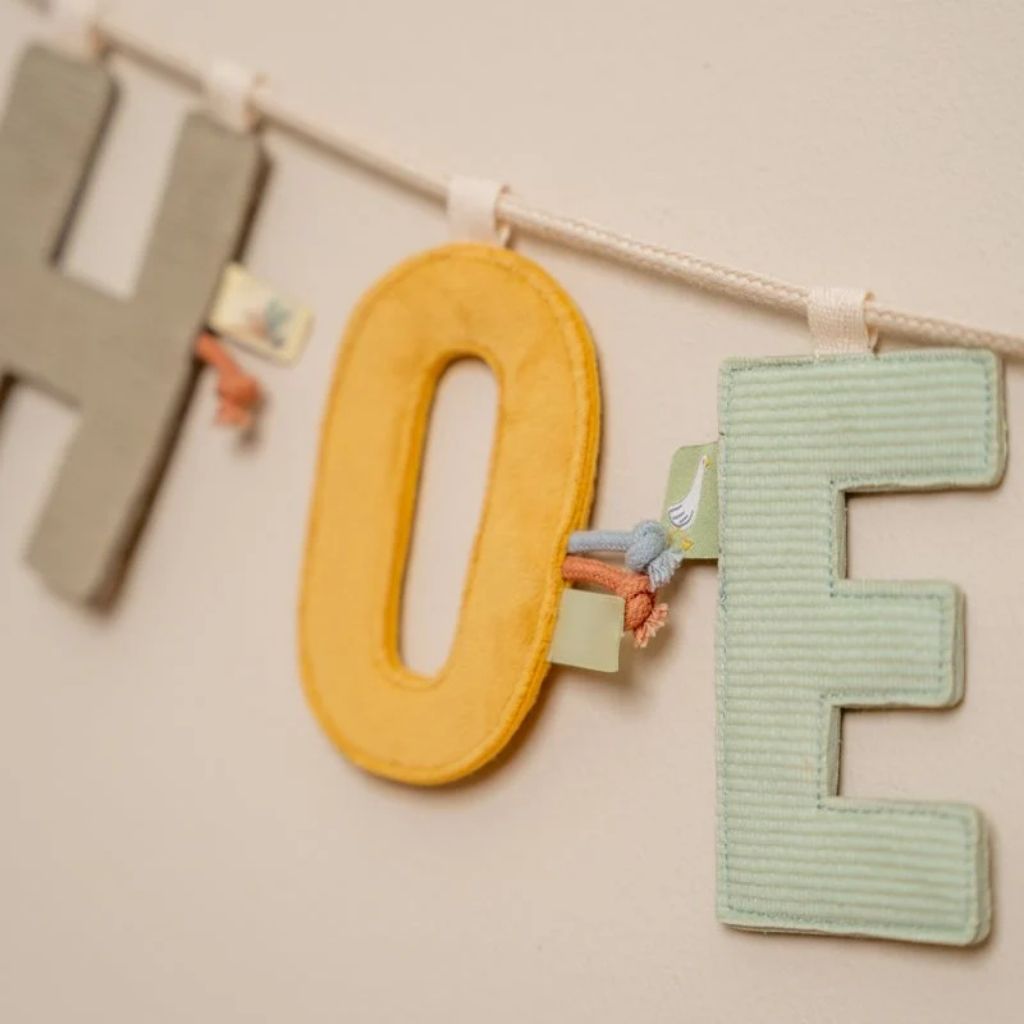 Little Dutch Slinger Letter E