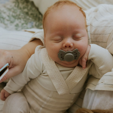 FRIGG Fopspeen + 0 maanden Lucky silicone Portobello/Cream - 2 stuks