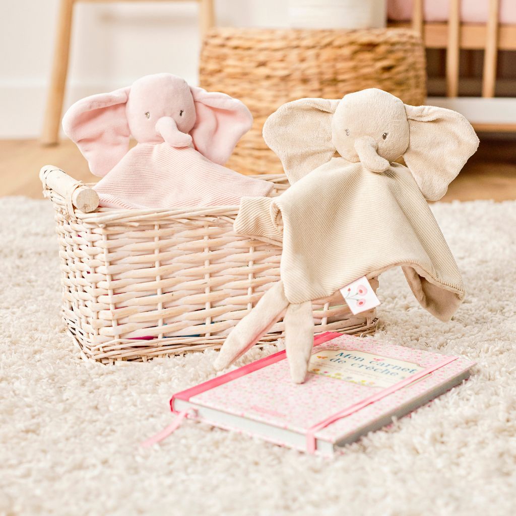 Nattou Doudou éléphant en velours côtelé rose