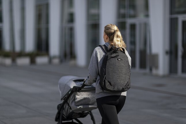 Thule 3-in-1 Kinderwagen Sleek + verzorgingsrugzak + meerijplankje Midnight Black