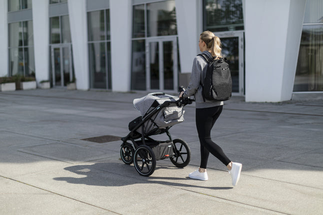 Thule 3-in-1 Kinderwagen Sleek + verzorgingsrugzak + meerijplankje Midnight Black