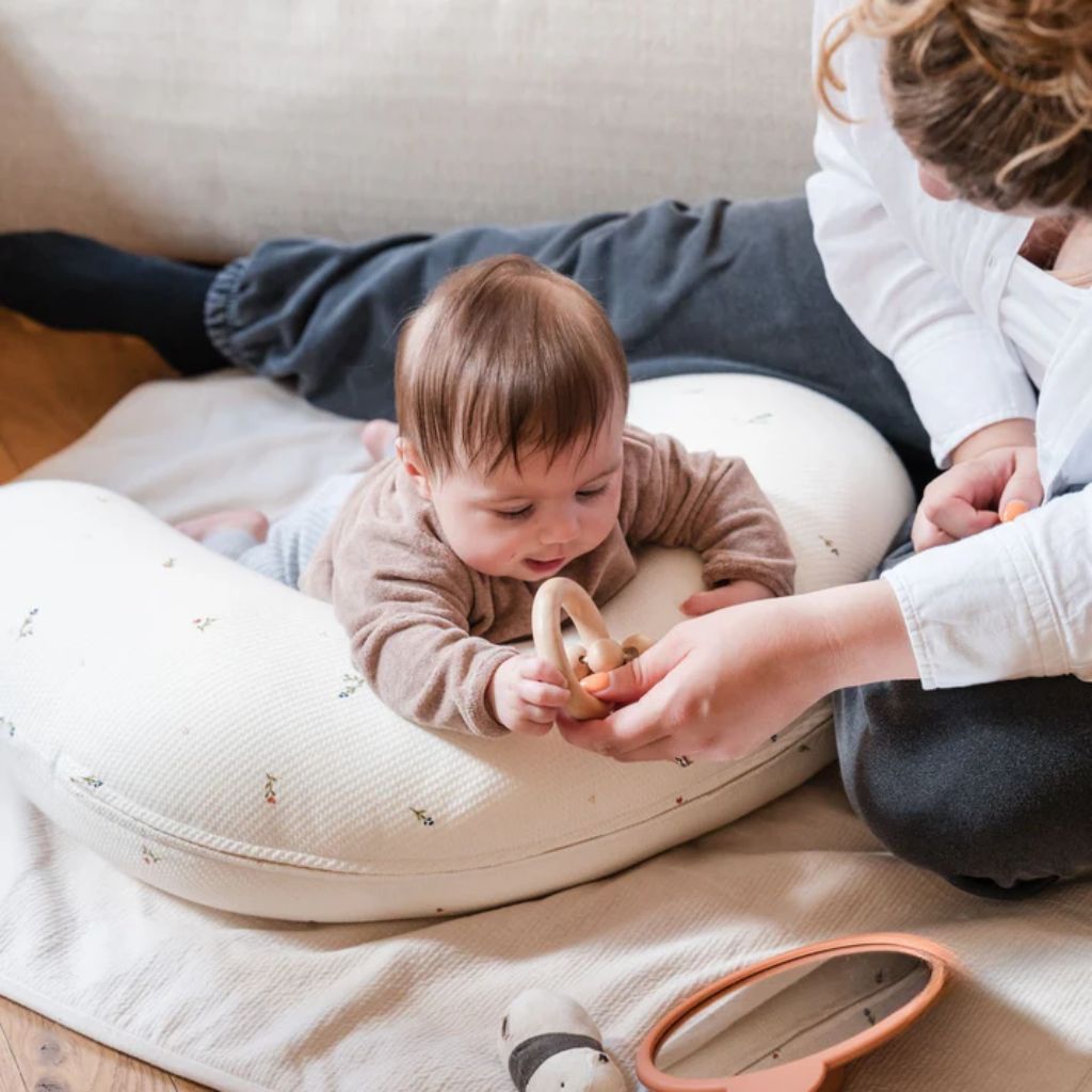 doomoo Housse pour coussin de positionnement et d'allaitement Twisty C Sweety Cream