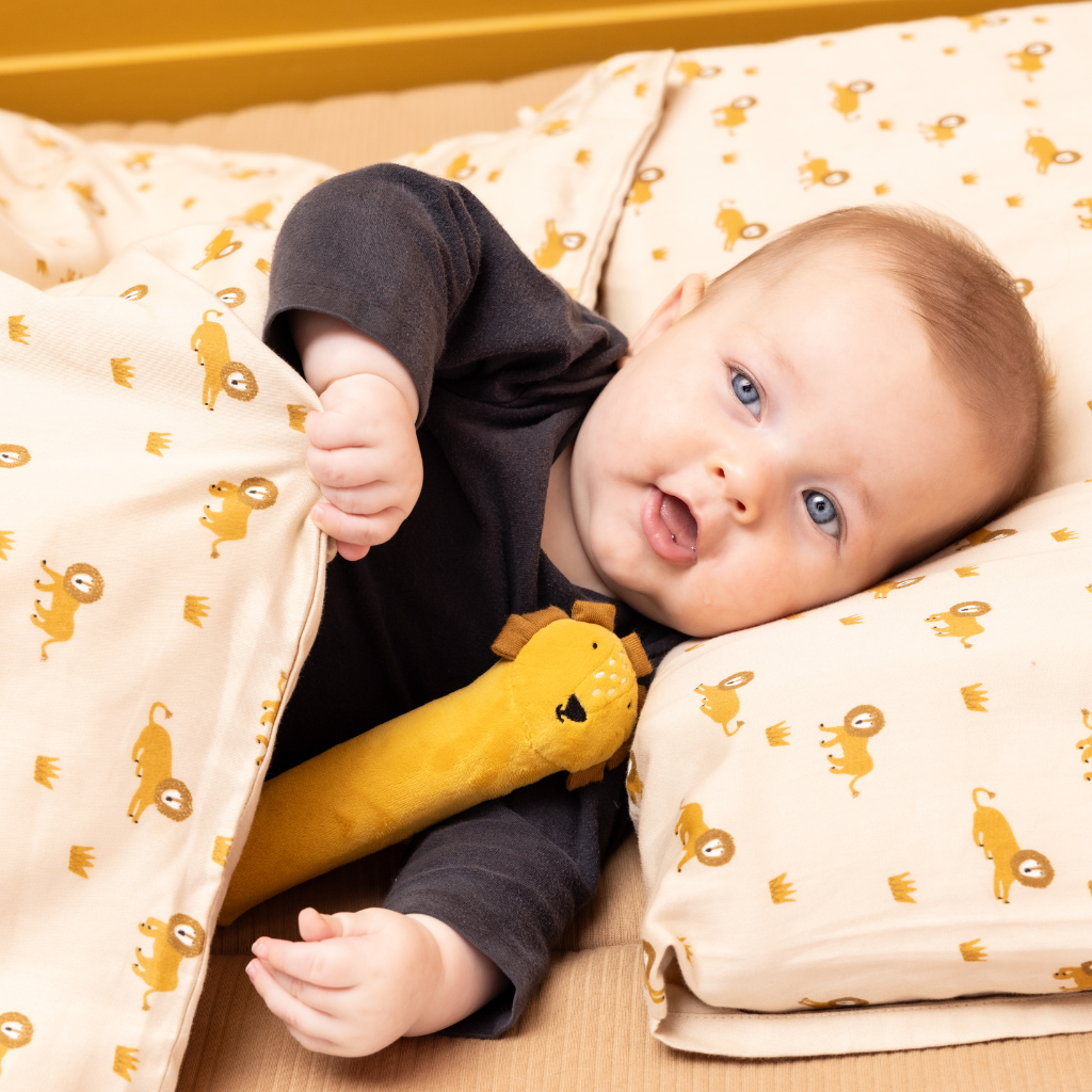 Trixie Baby Hochet à presser Mr. Lion jaune