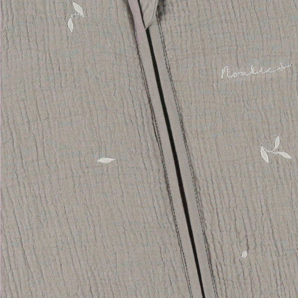 Noukie's Slaapzak met afritsbare mouwen muslin kaki 100 cm