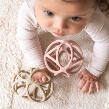 Little Dutch Activiteitenspeeltje Grijpbal roze