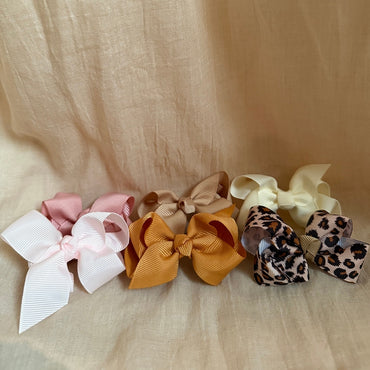 Busy Lizzie Pince à cheveux avec petit nœud Peach