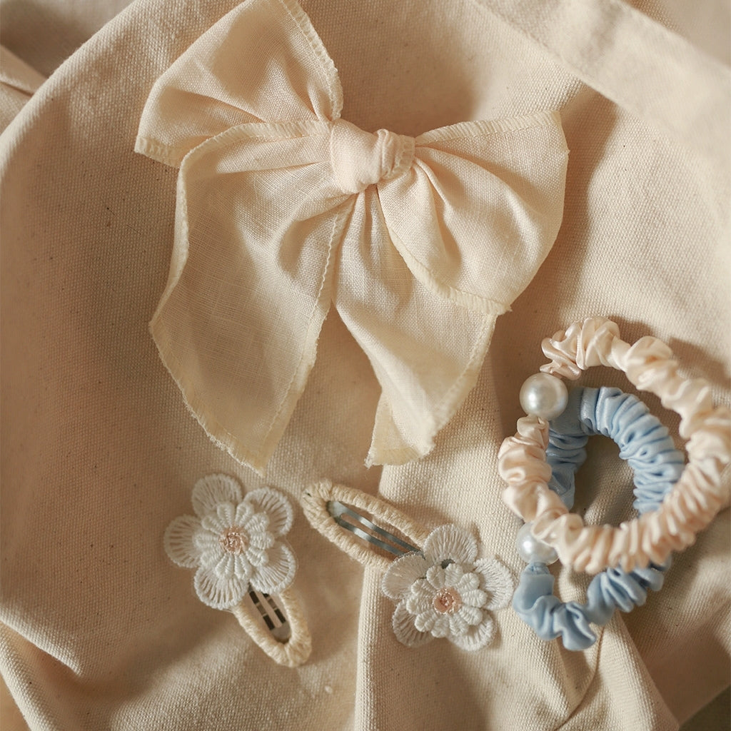 Busy Lizzie Haarclips met Geborduurde Bloemen Beige – 2 stuks