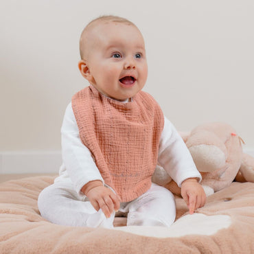 Noukie's Slabbetjes Bio Mousseline Vintage Flowers Roze/Wit – 3 stuks