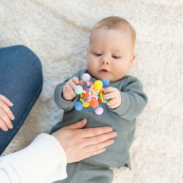 Manhattan Toy Activiteitenspeeltje Atom Colorpop Veelkleurig