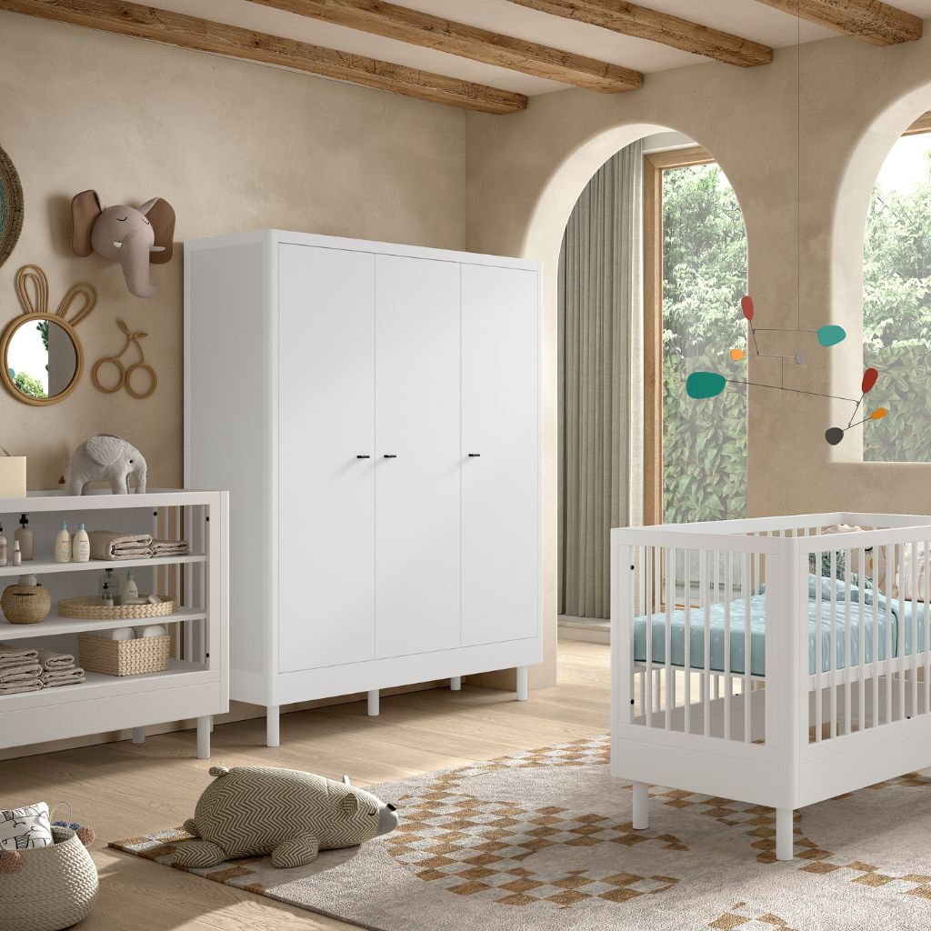 Jaxx Chambre de bébé 3 pièces (Lit de bébé Lg 60 x L 120 cm + Table à langer + Armoire 3 portes) Forrest Hêtre Blanc