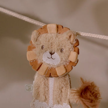 Little Dutch Slinger Element Safari Friends Leeuw Beige