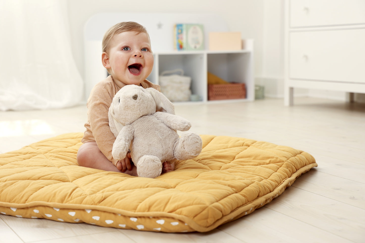 Cloud-B Peluche lumineuse & musicale LoveLight™ Billy le Lapin 3 cm