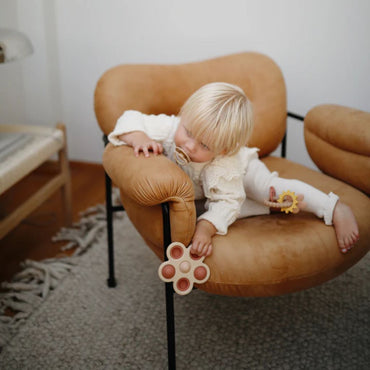 Mushie Activiteitenspeeltje bloemetje Press Toy