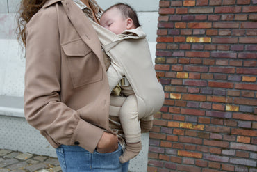 ByKay Buikdrager Tiny Click Carrier Latte