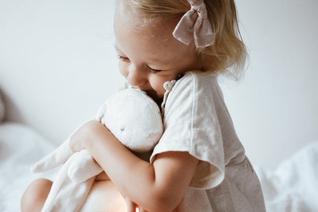 Moonie Knuffel met licht en geluid The Humming Friend Cream