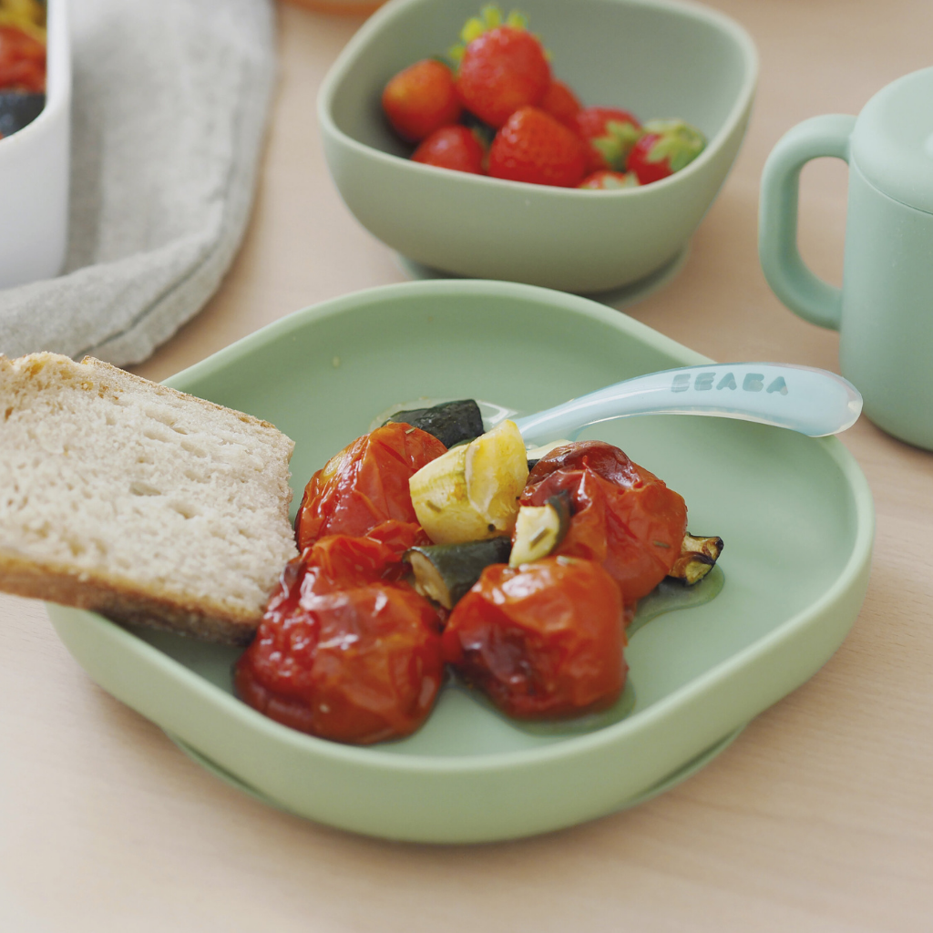 Béaba Assiette en silicone avec ventouse Sage Green
