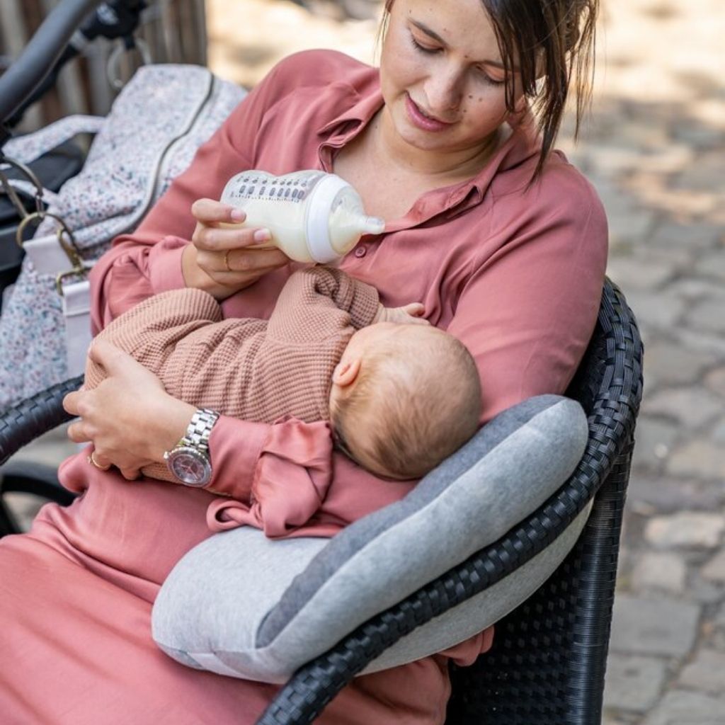 doomoo Coussin de positionnement et d'allaitement On-The-Go-Pillow Grey