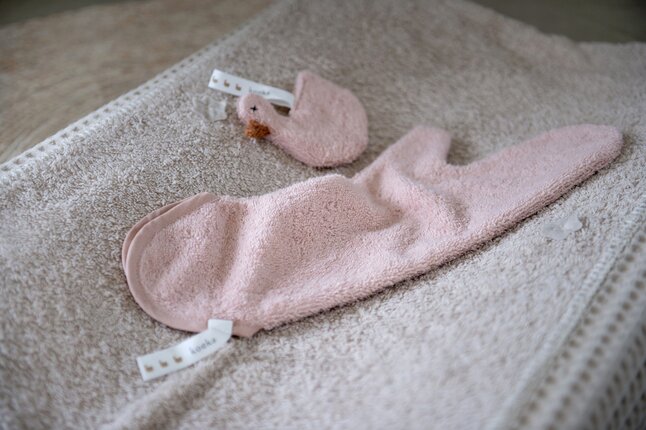 Koeka Fopspeendoekje Duckling Dijon Bright Blossom