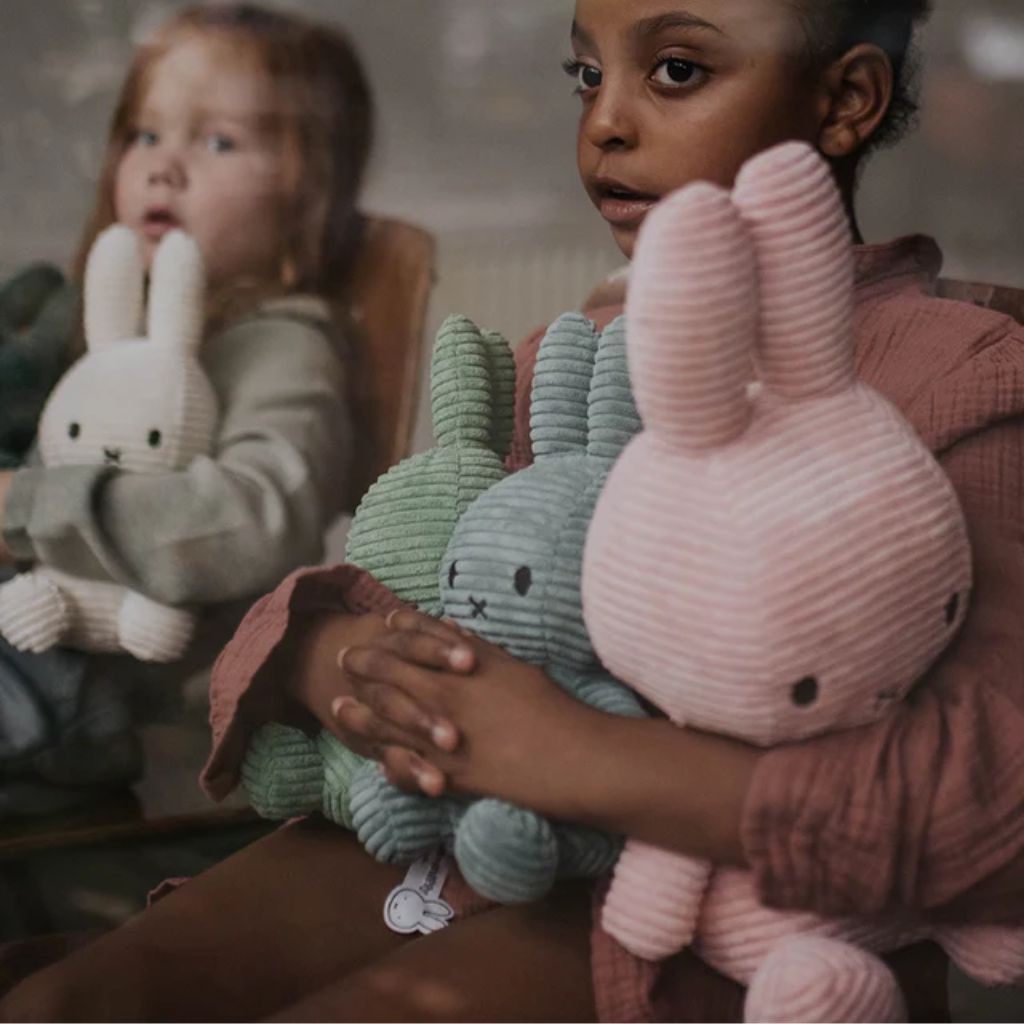 Knuffel Ribfluweel Nijntje Pink 33 cm