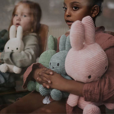 Knuffel Ribfluweel Nijntje Pink 33 cm