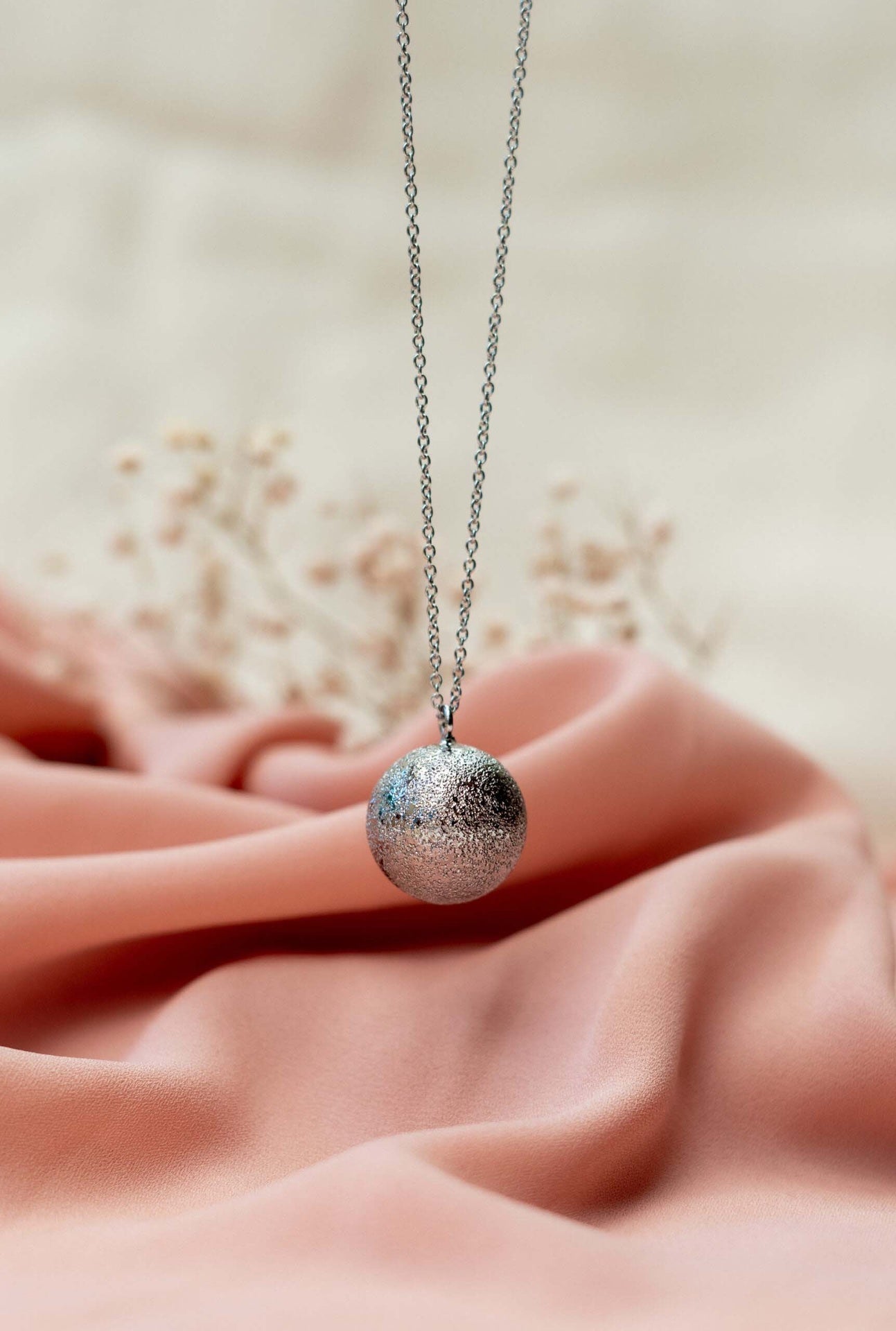 Proud Mama Collier Bola Luna Silver