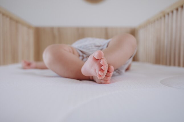 ZZZOO Matelas pour lit de bébé Ours brun avec surmatelas Airgosafe Lg 70 x L 140 cm