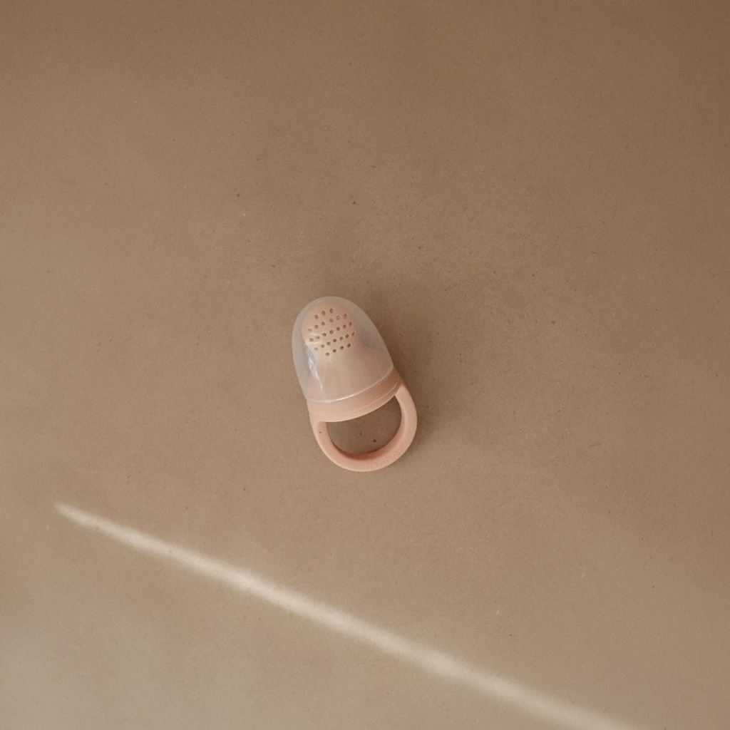 Mushie Sabbelzakje Fresh Food Feeder Blush - 2 stuks