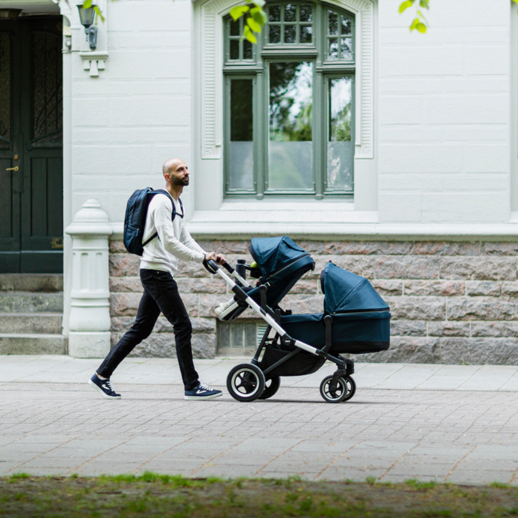 Thule Poussette Sleek + nacelle Navy Blue