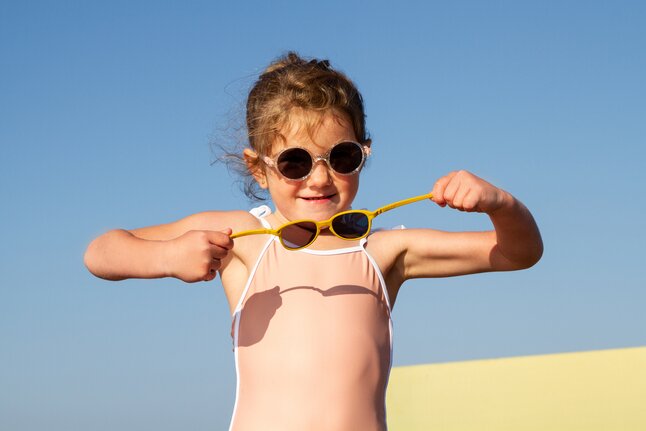 Ki ET LA Zonnebril Wazz kaki 12-24M