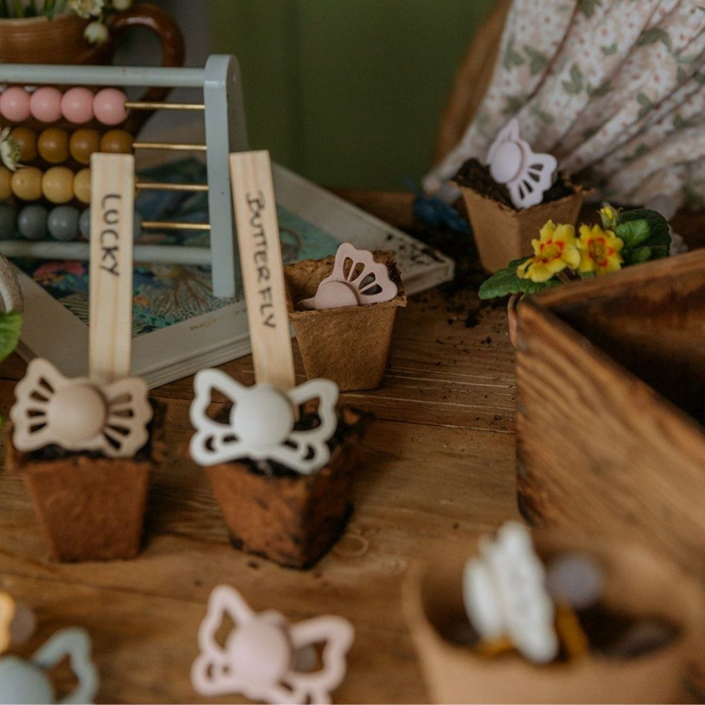 FRIGG Fopspeen + 6 maanden Butterfly silicone Portobello/Cream - 2 stuks