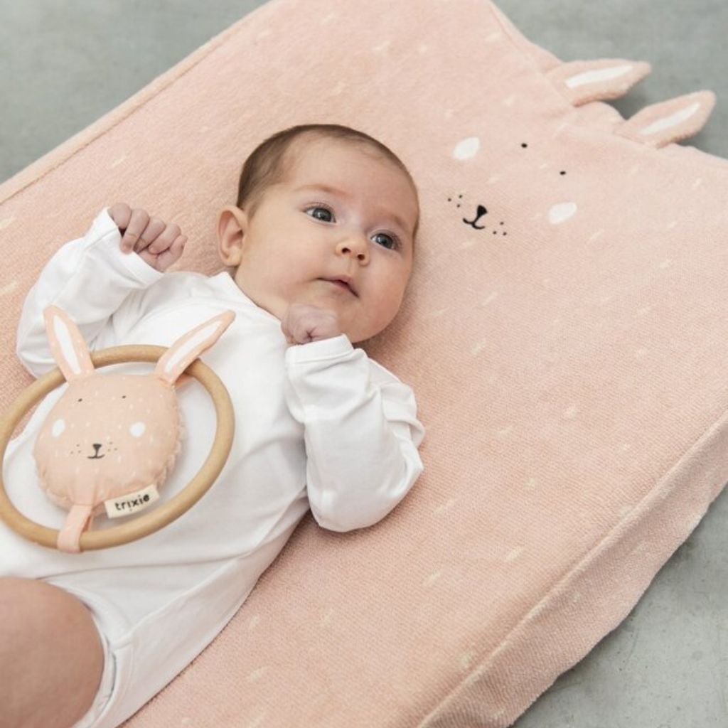 Trixie Housse pour matelas à langer Animals Mrs. Rabbit rose