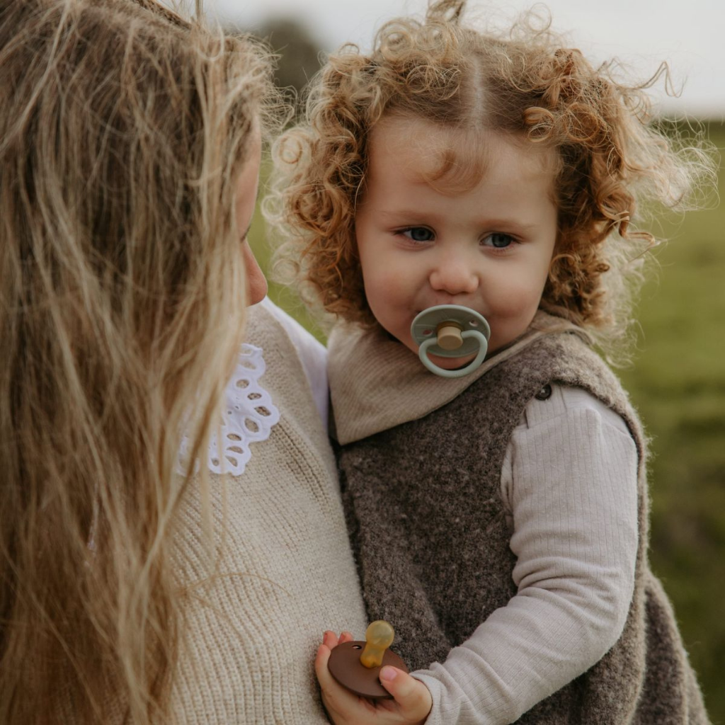 FRIGG Fopspeen + 6 maanden Little Viking latex Sage/Olive - 2 stuks