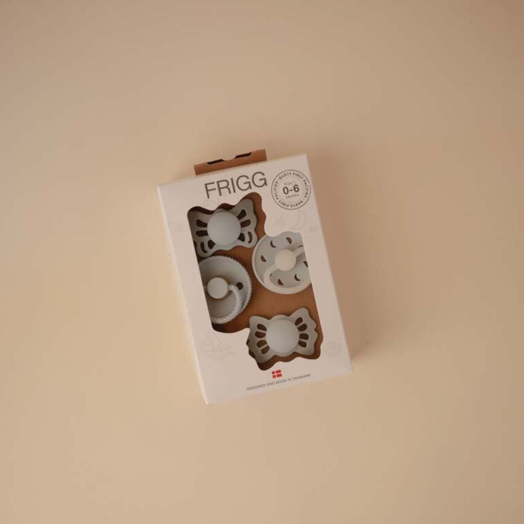 FRIGG Fopspeen 0 - 6 maanden Baby’s First pacifier - Moonlight Sailing Powder Blue - 4 stuks