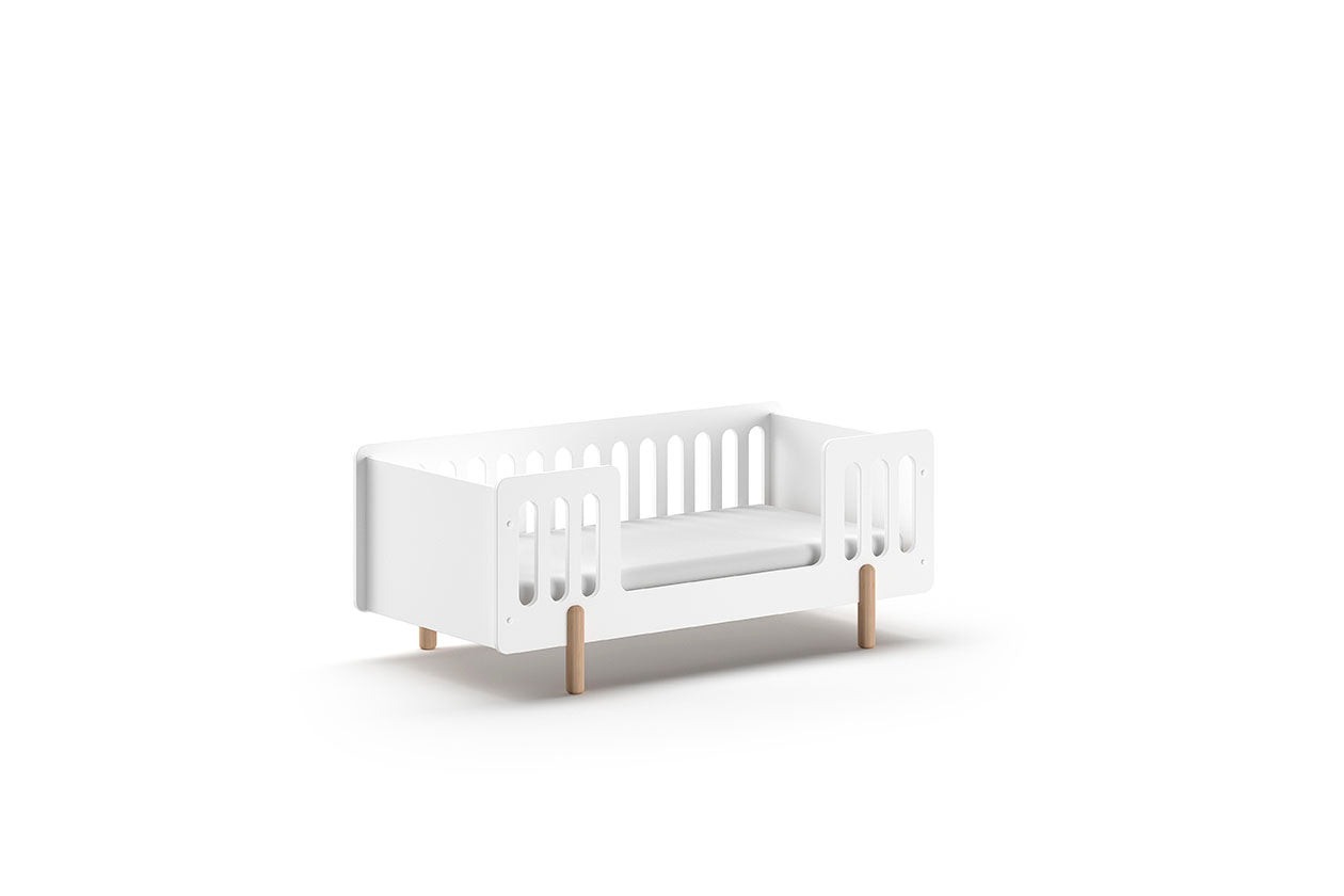 Jaxx Peuterbed Smile L 140 x B 70 cm wit